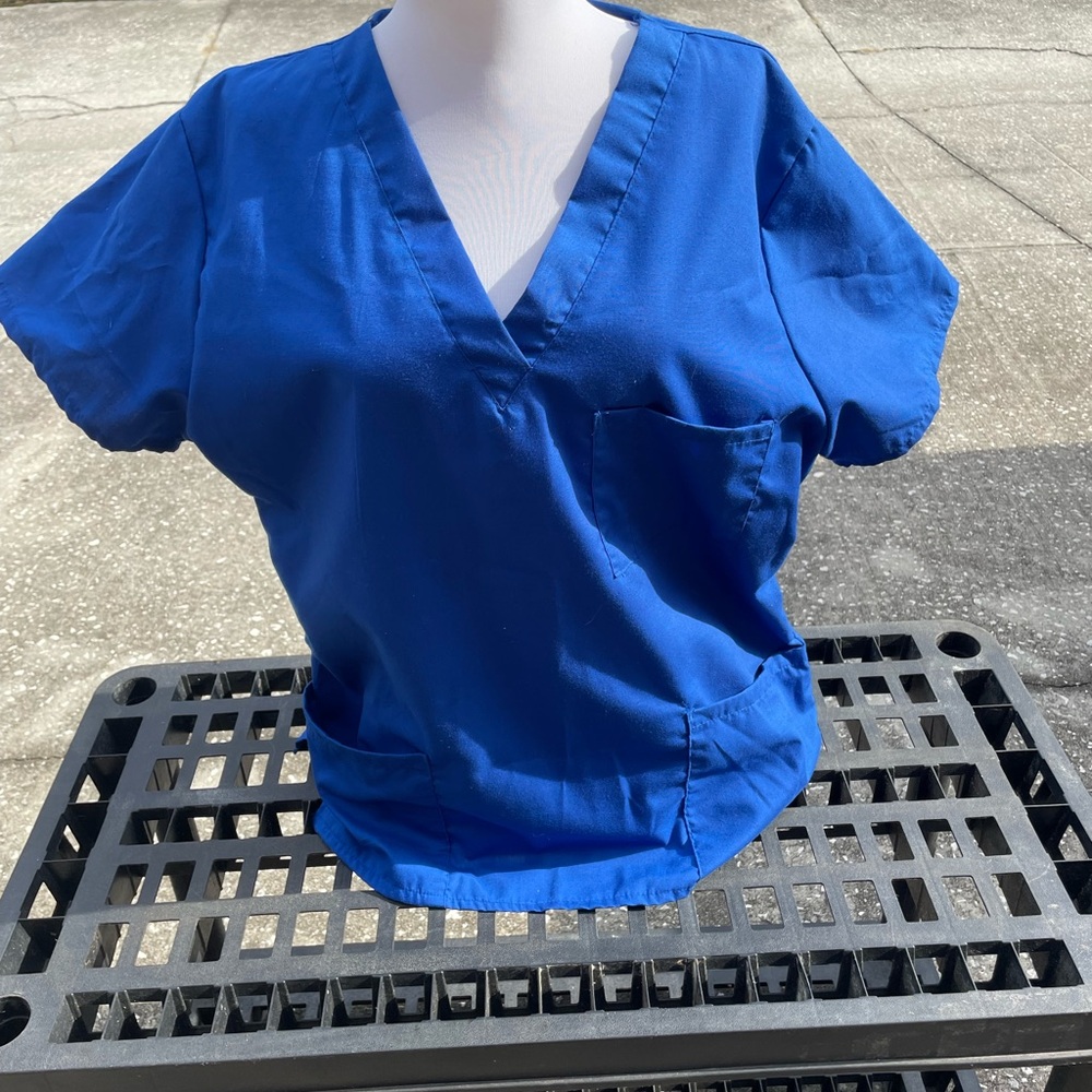 Denice scrub top